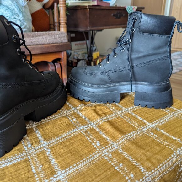 Black Timberland Platform Boots, size 7 - Picture 9 of 13